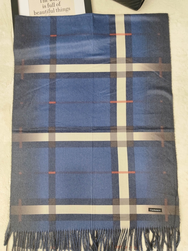 Дамски кашмирен шал с геометричен принт 