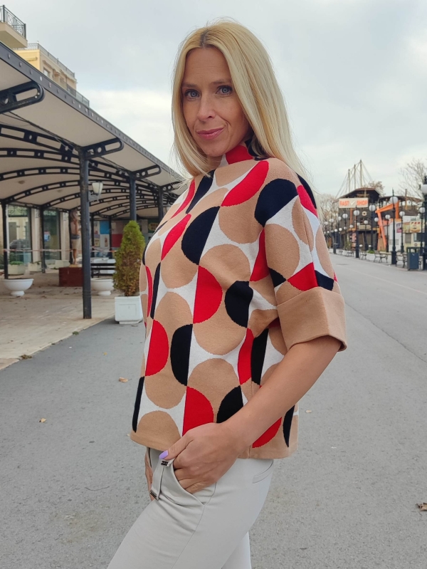 Women's sweater with geometric print - one size fits all