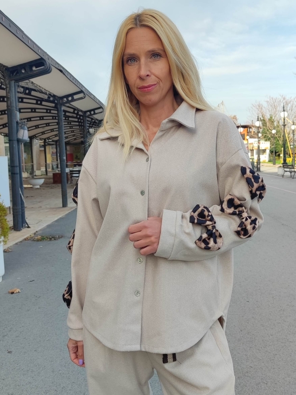 Beige shirt with leopard stripes