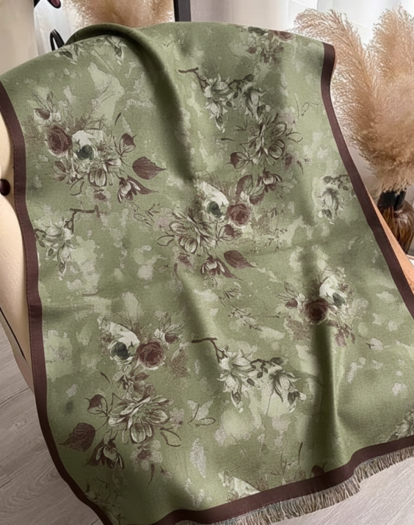 Зимен дамски шал