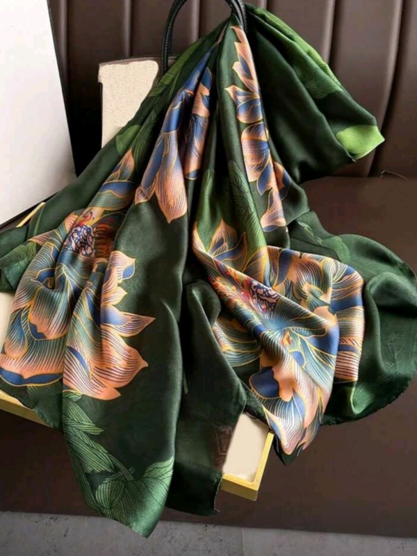 Елегантен дамски шал