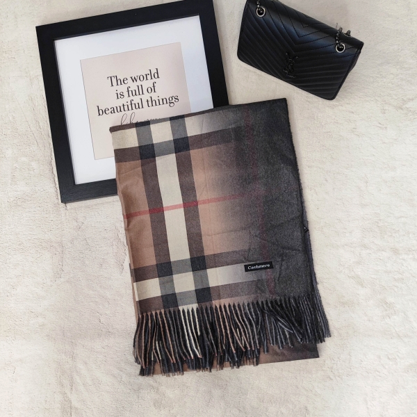 Women's cashmere scarf 