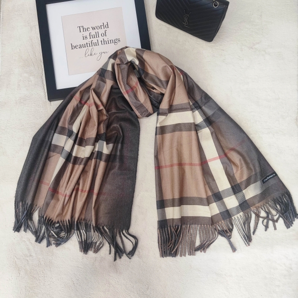 Women's cashmere scarf 
