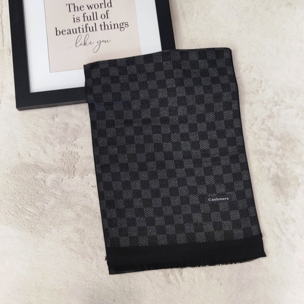 Men's cashmere scarf in gray and black with check - Winter accessory