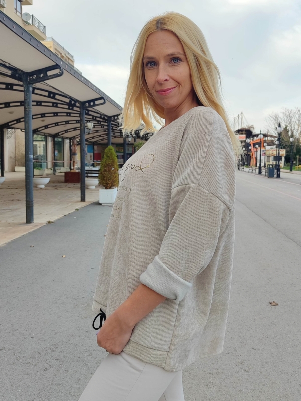 Women's beige blouse with inspiring golden inscription "Life is Good" – Sporty-elegant style