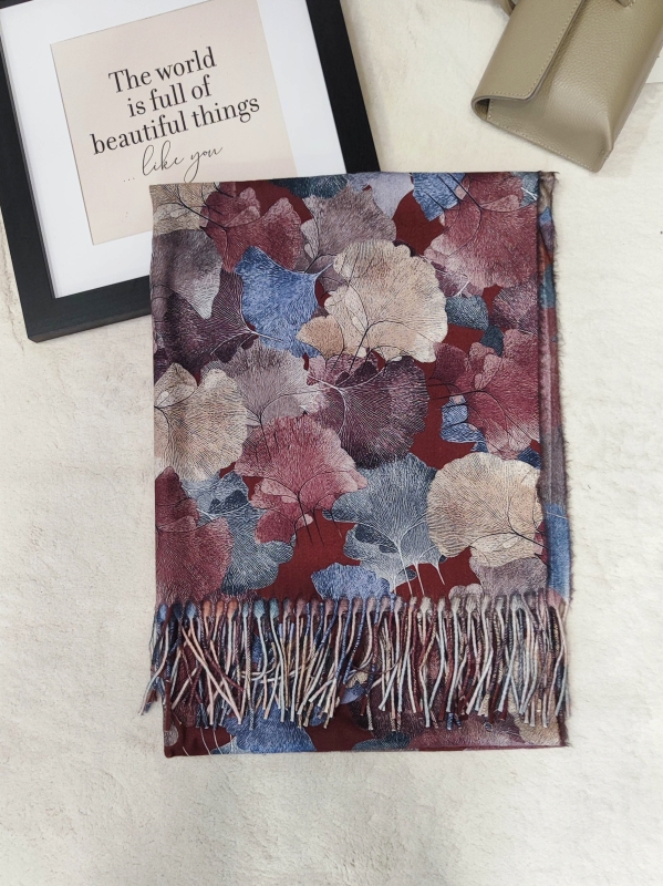 Elegant women's scarf with leaf print - in burgundy 