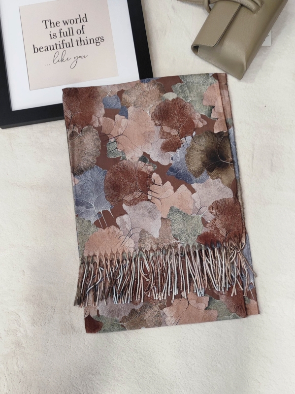 Elegant women's scarf with leaf print - in burgundy 