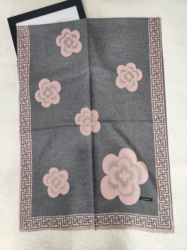 Elegant Women's Winter Scarf – Grey with Pink Flowers and Geometric Border