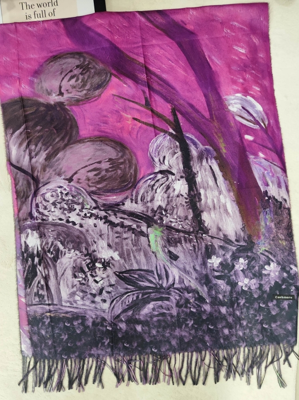 Women's cashmere scarf 