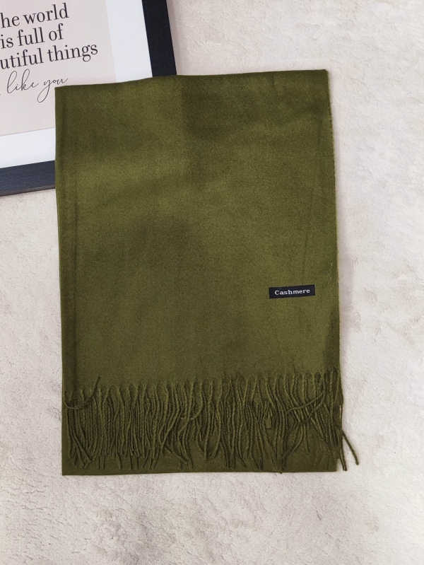 Едноцветен шал от кашмир – Класическо хаки    | UniqueFashion