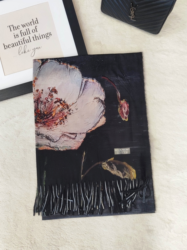 Дамски шал с принт на божури и ресни