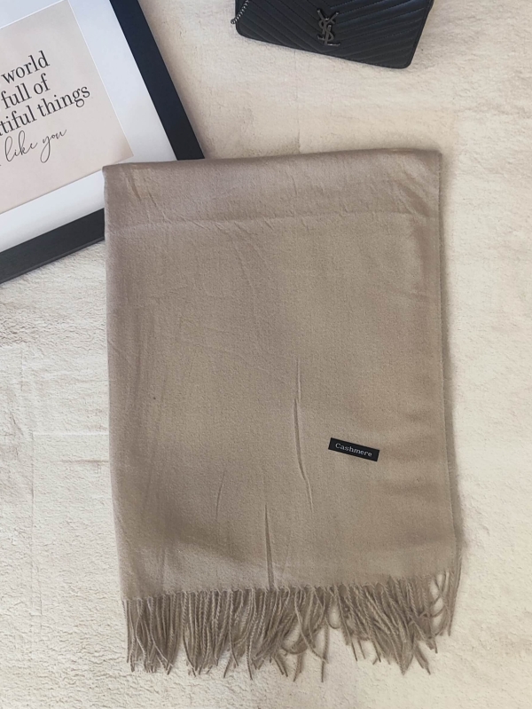 Luxurious beige cashmere scarf
