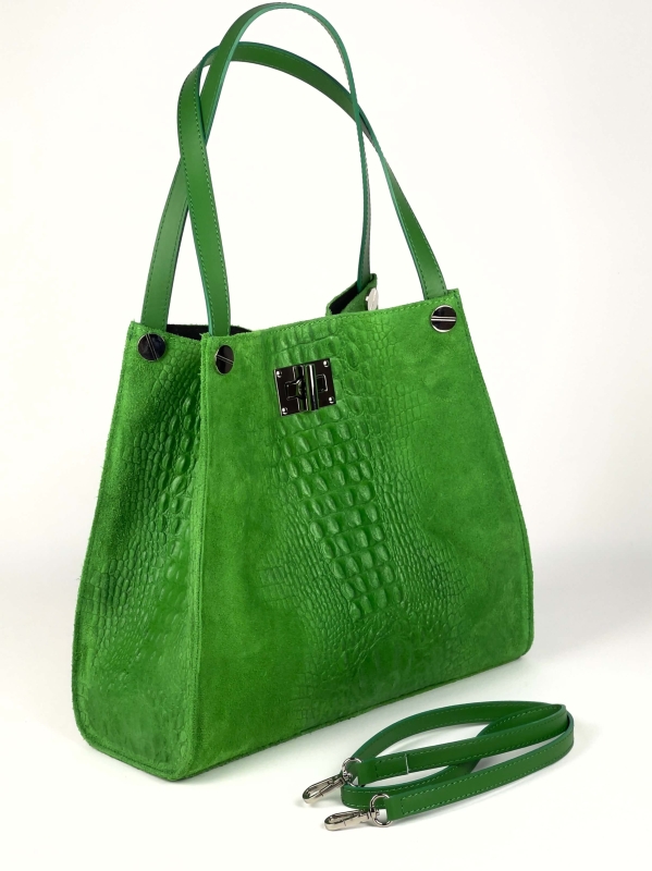 Голяма дамска чанта от естествена кожа в зелено с дълга дръжка.