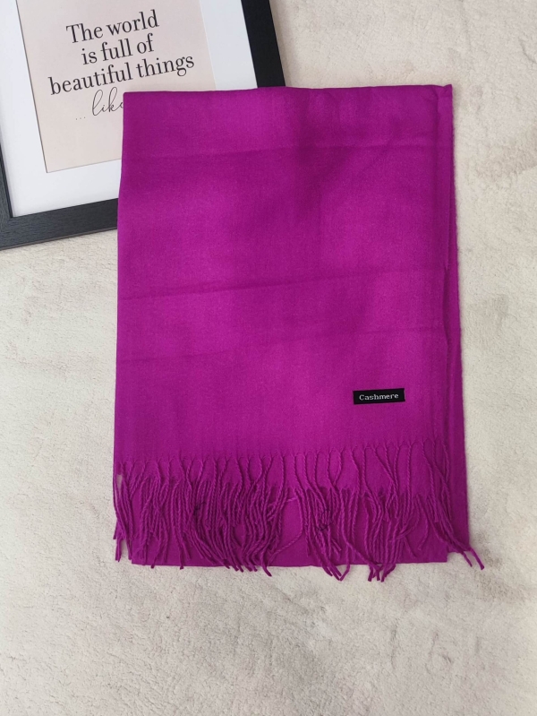 Дамски Кашмирен Шал в цвят Циклама (Маджента) | Елегантен Зимен Аксесоар