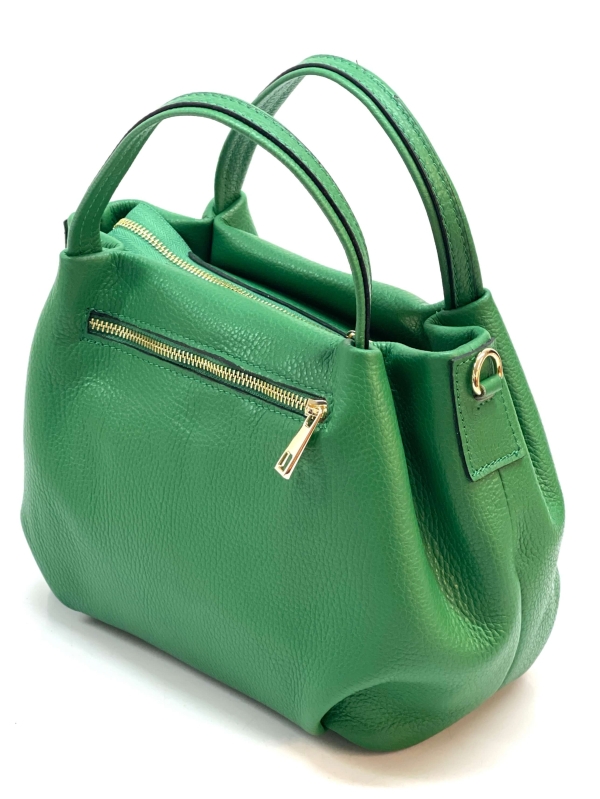 Италианска кожена чанта среден размер златисти елементи