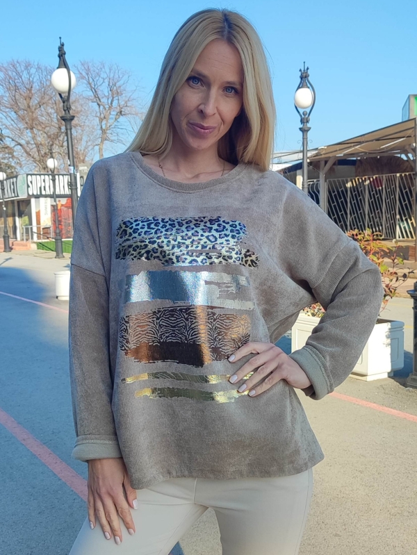 Дамски  пуловер в тъмно бежово