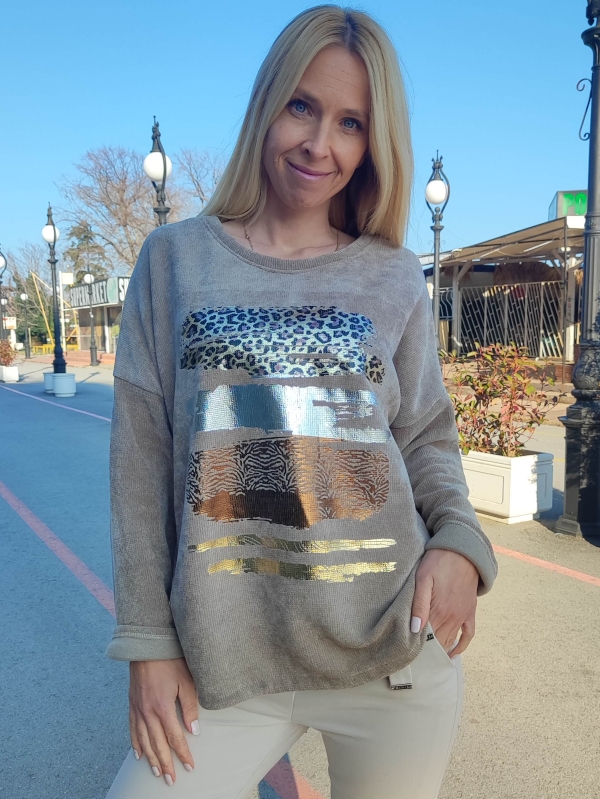 Дамски  пуловер в тъмно бежово