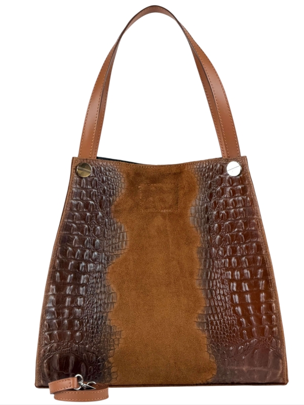 Италианска чанта Vera Pelle цвят кемъл с дълга дръжка за рамо.