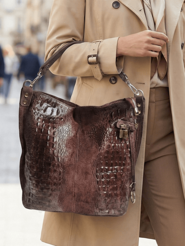 Италианска дамска чанта от велур и кожа с кроко щампа