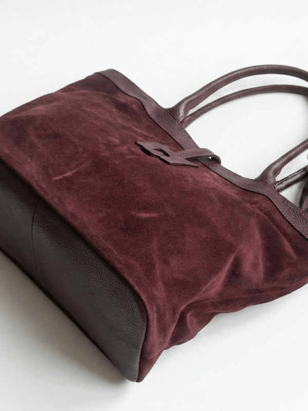 Италианска дамска чанта от естествен велур и кожа – Бордо класически модел с променяща се форма
