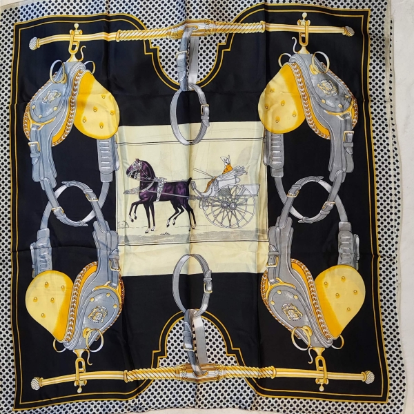 Разгънат голям дамски шал от вискоза и коприна с принт на ретро карета и златисти въжета размер 90 на 190 см