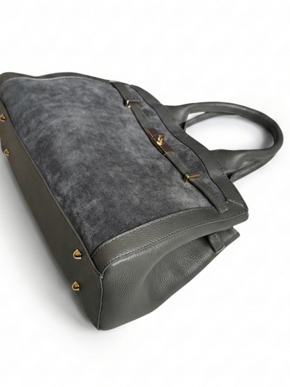 Дамска сива чанта с метални крачета