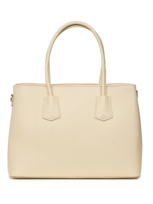 Заден изглед на голяма кафява дамска чанта от естествена кожа с изчистен дизайн и релефна текстура.