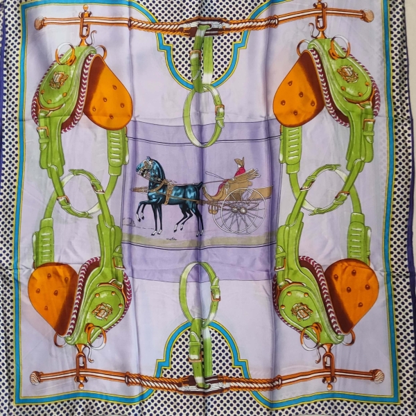 Лилав сатенен шал голям