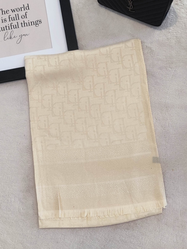 Луксозен дамски шал 70 на 190 см материя с блясък