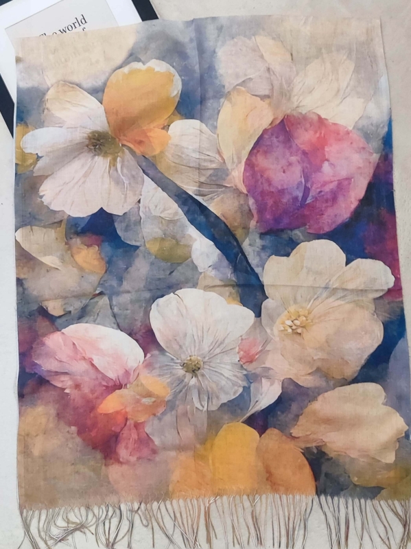 Дамски памучен шал с флорални мотиви