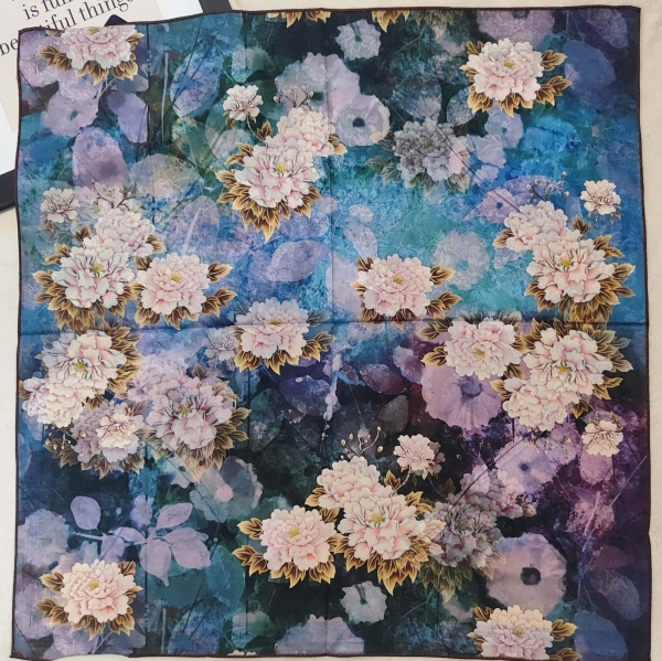Two-tone floral women's scarf