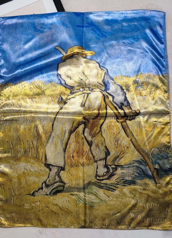 Двулицев копринен шал с арт принт на картина с жътвар в житно поле, вдъхновен от Ван Гог.