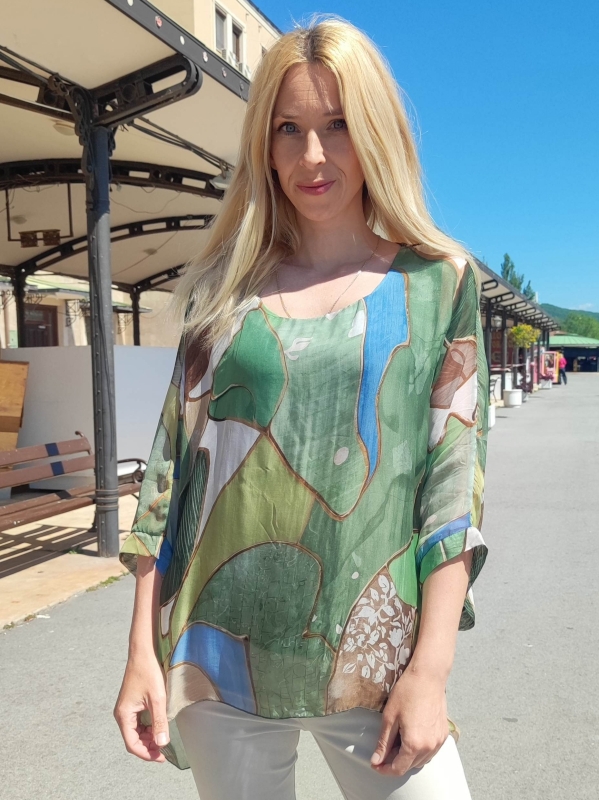 Italian silk blouse in green with print | Unique Fashion