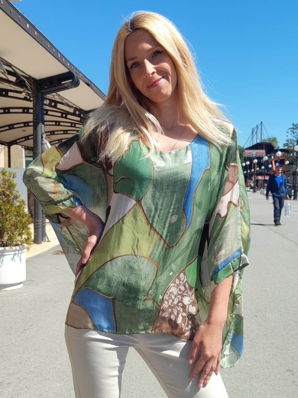 Italian silk blouse in green with print | Unique Fashion