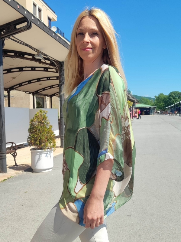 Italian silk blouse in green with print | Unique Fashion