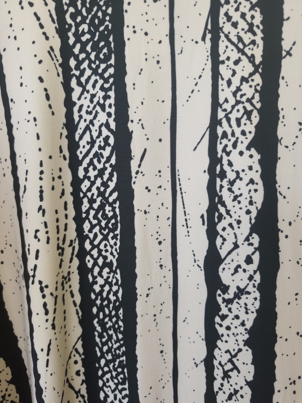 Elegant Maxi Tunic with Geometric Print and Black Accents