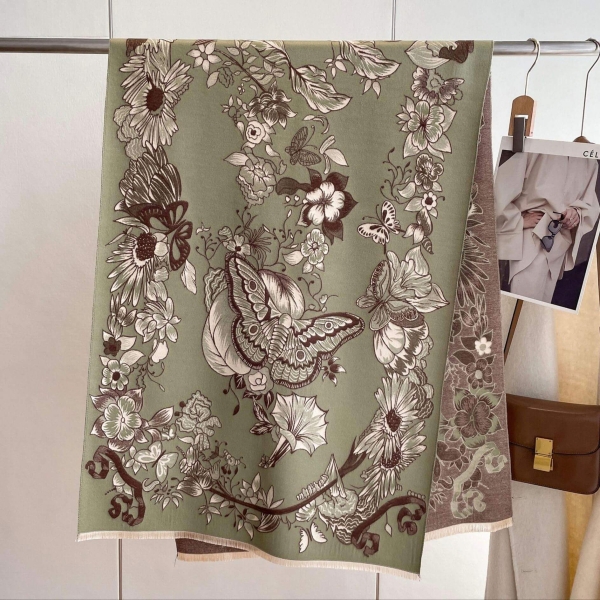 Women's scarf with floral motifs in green and beige